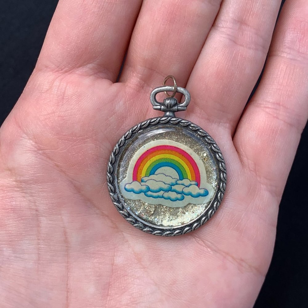 Lisa Frank Rainbow Classic 90's Vintage Sticker Pendant / Charm Necklace Sticker - Picture 6 of 6